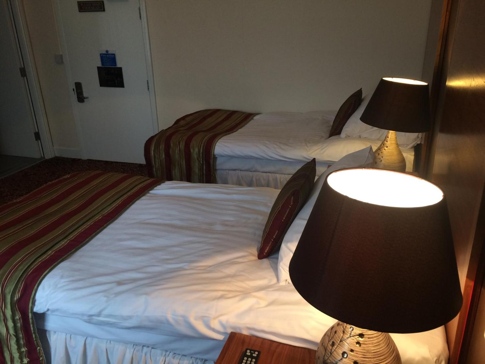 The Three Tuns Hotel Wetherspoon Thirsk Chambre photo