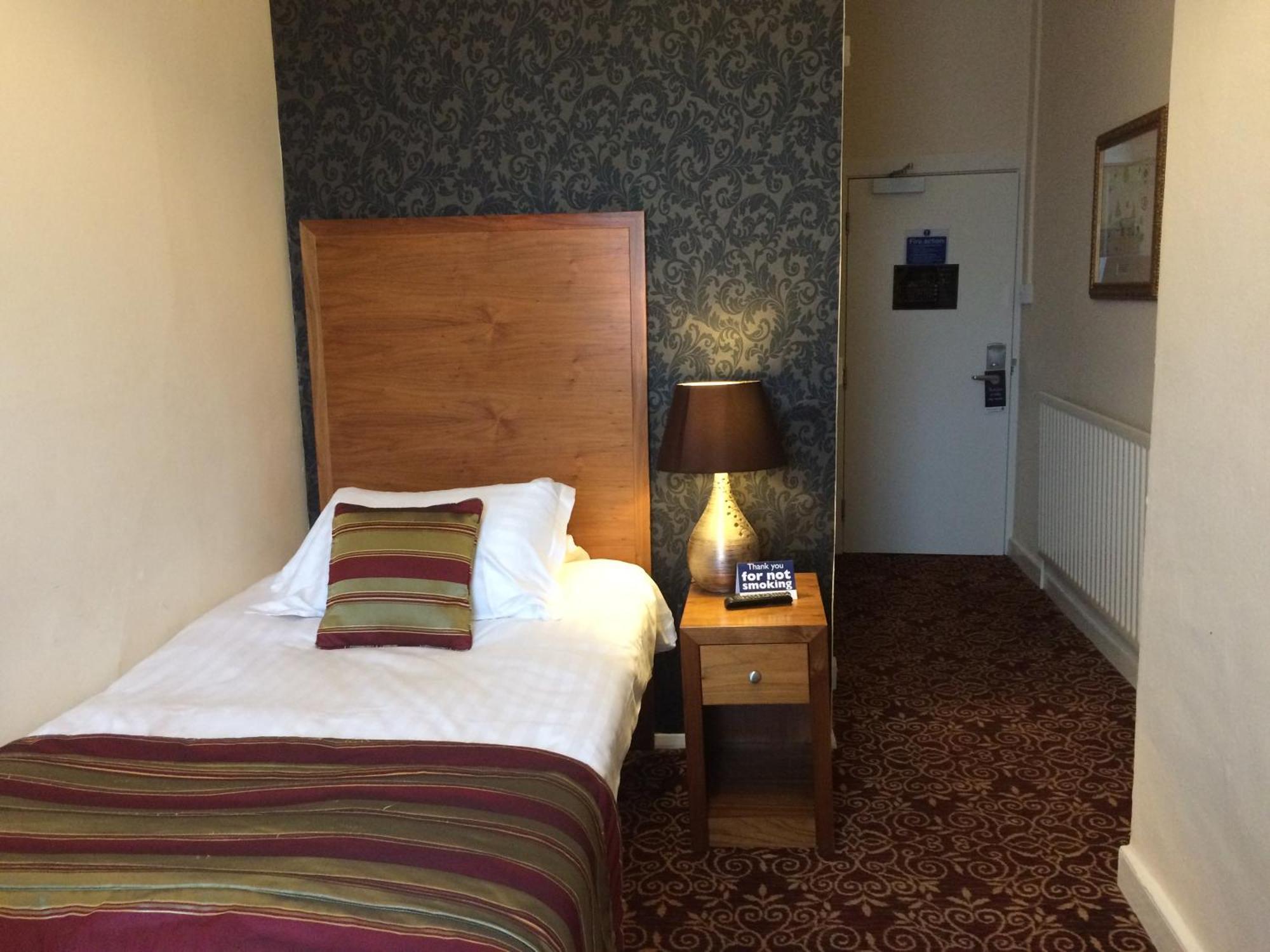 The Three Tuns Hotel Wetherspoon Thirsk Chambre photo