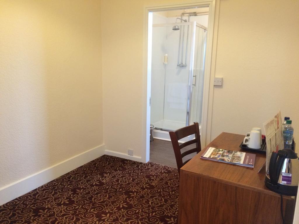 The Three Tuns Hotel Wetherspoon Thirsk Chambre photo