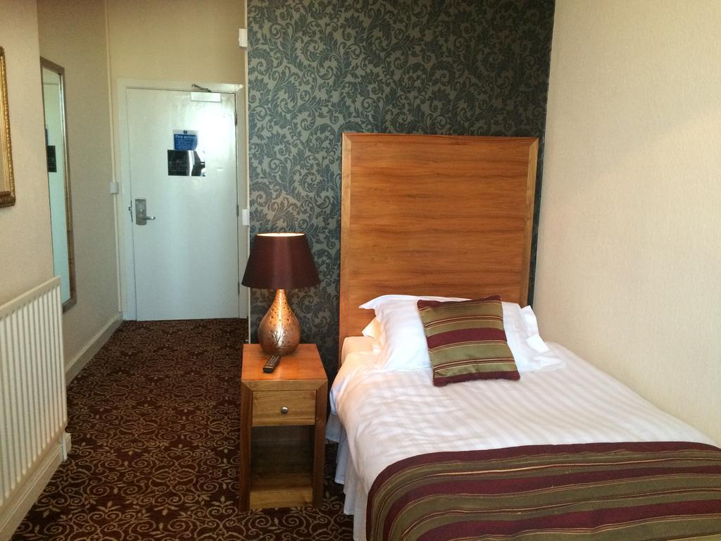 The Three Tuns Hotel Wetherspoon Thirsk Chambre photo