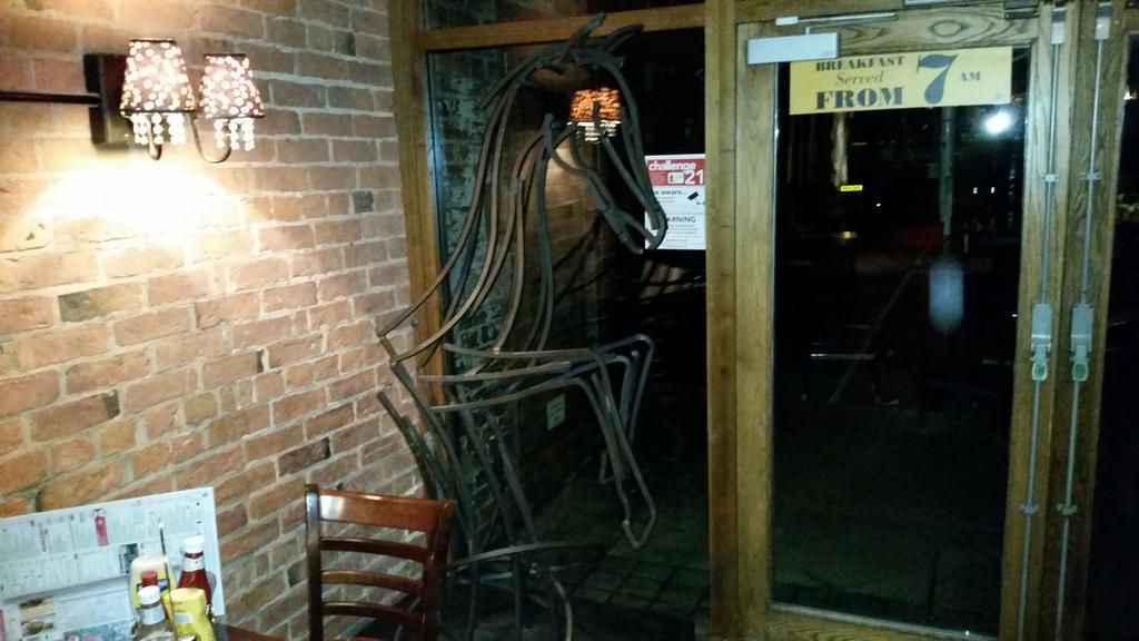 The Three Tuns Hotel Wetherspoon Thirsk Extérieur photo