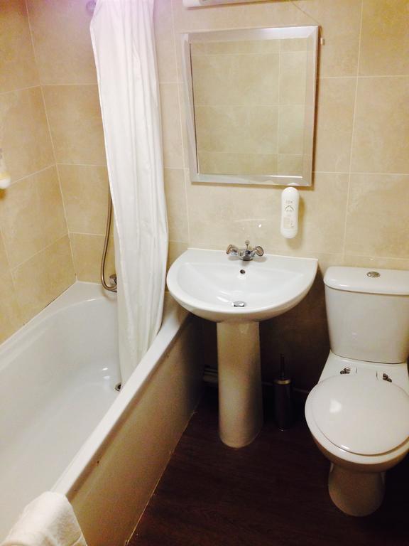 The Three Tuns Hotel Wetherspoon Thirsk Chambre photo